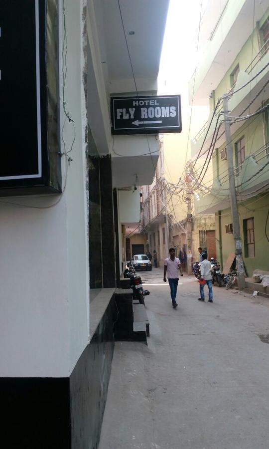 Fly * New Delhi